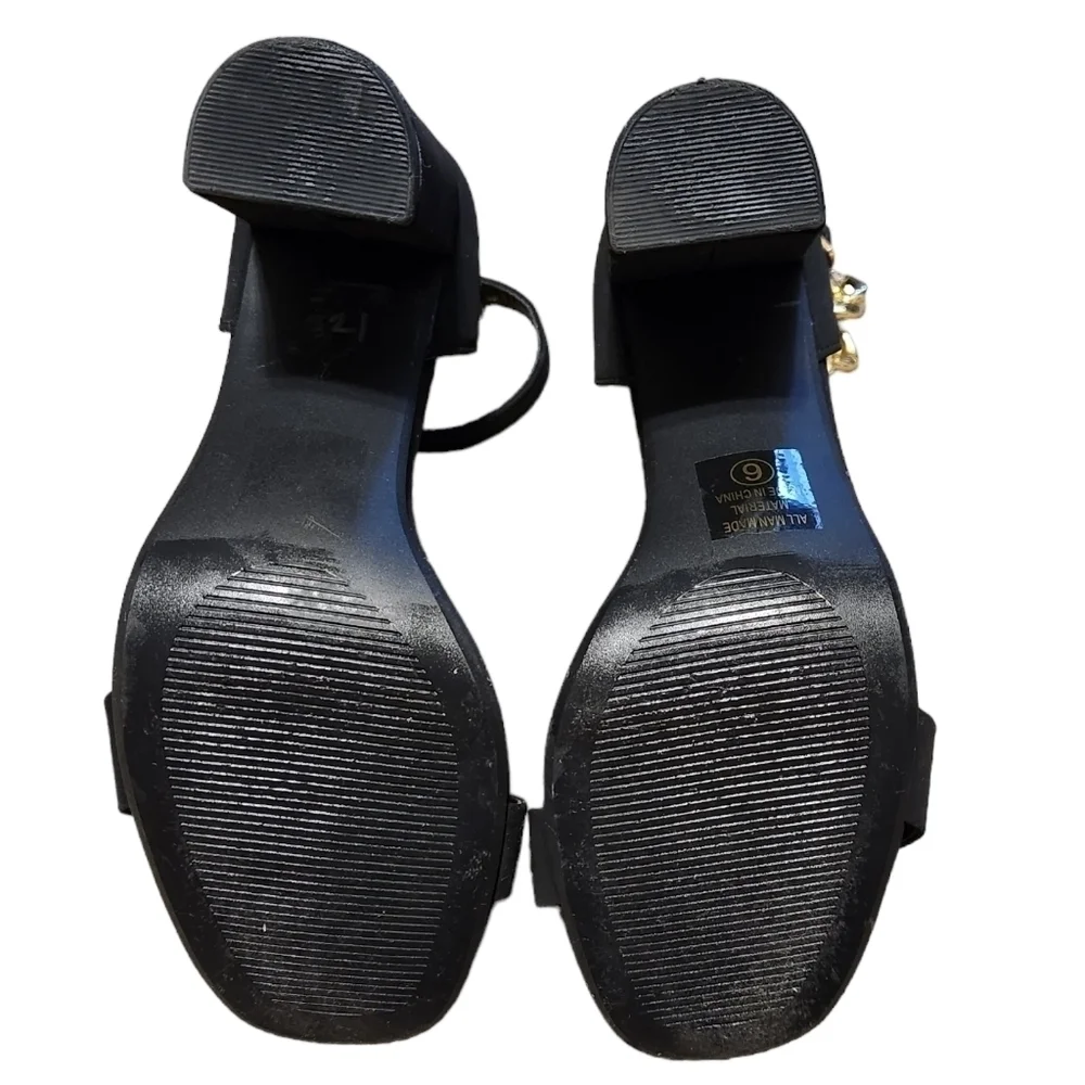 Derek Heart chunky heels black with black ankle strap & gold rhinestone strap 6